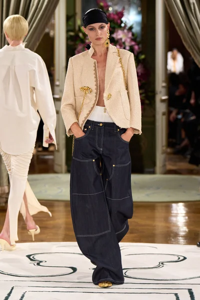 Look 15